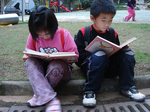 10 Ways to Use Bilingual Books with Children 
